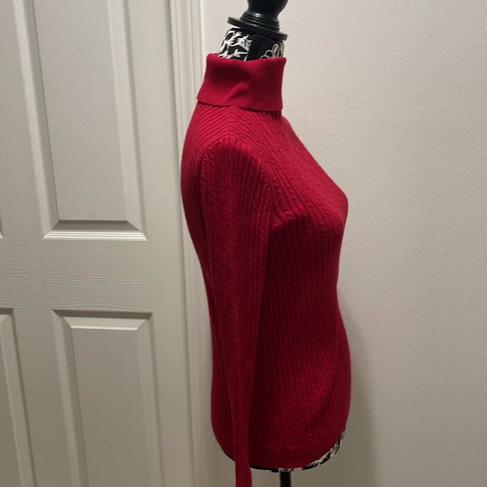 Talbots Mp cable knit turtleneck sweater. Small amount of peeling C pic - Picture 4 of 9